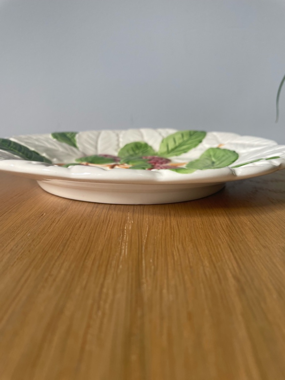 Vintage Hand-Painted Strawberry Ceramic Decorative Plate ๐ - Picture 10 of 11